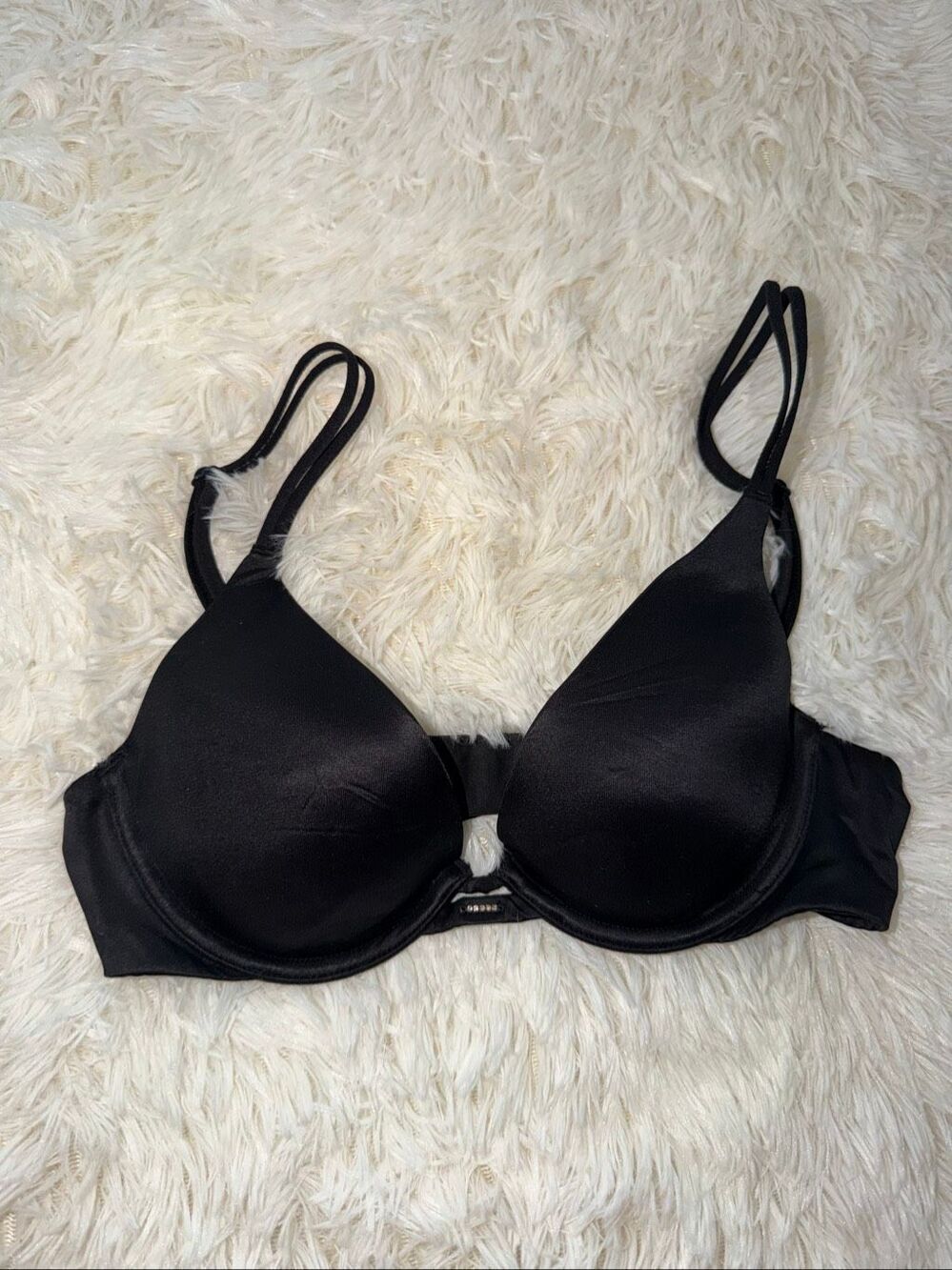 Victoria’s Secret black bra 32A